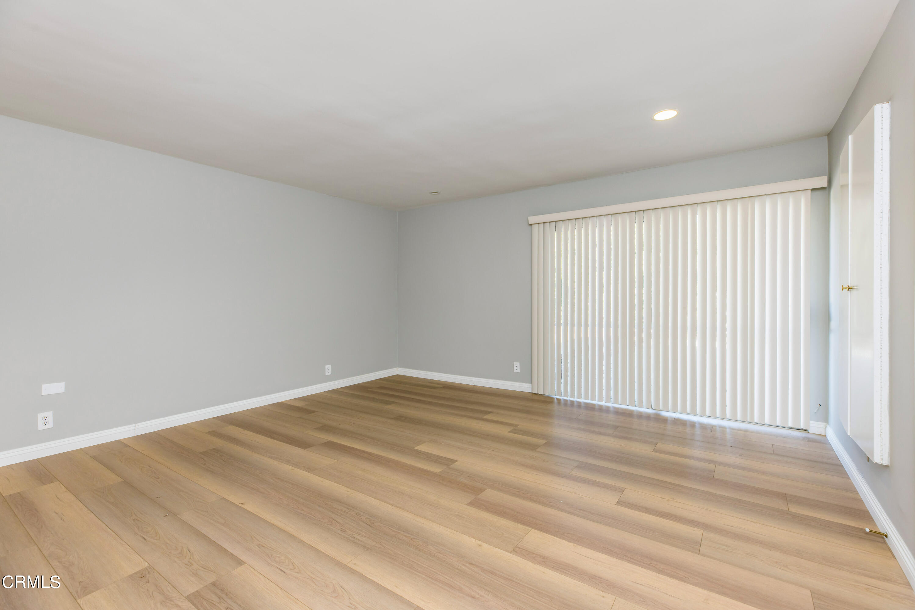 911 Arden Road Pasadena, CA 91106 - Photo 12 of 19 a view of empty room with wooden floor