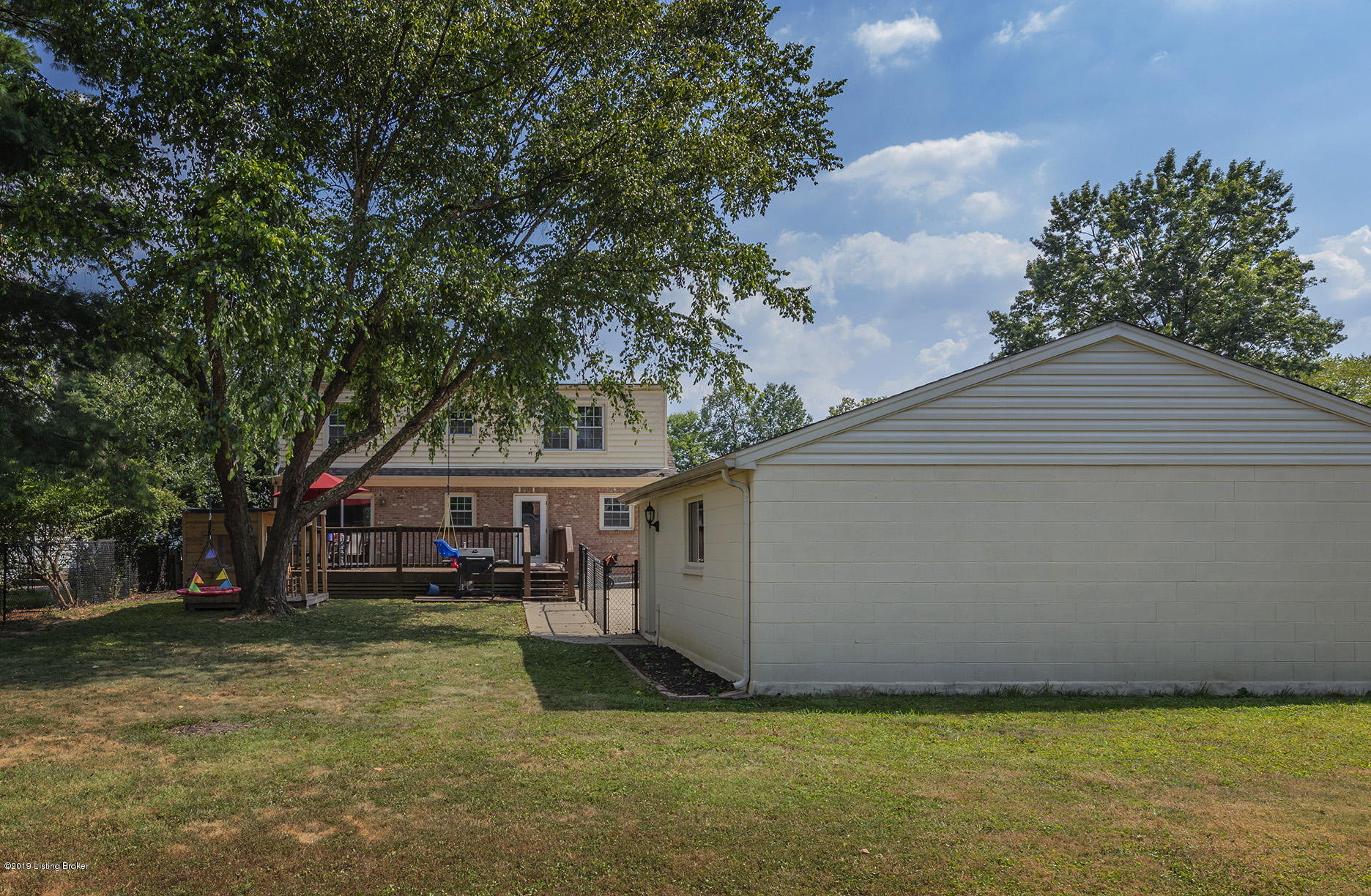 707 Stivers Road Louisville, KY 40207 - Photo 29 of 33 7070 stivers exteriors-006