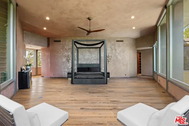 a view of an entryway