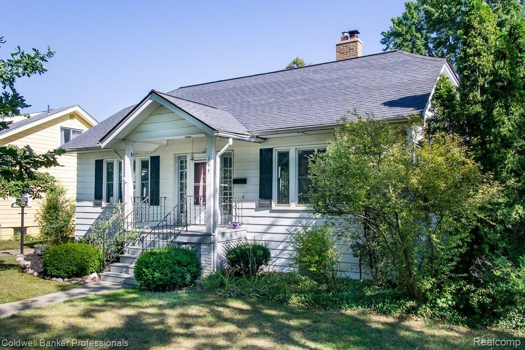 145 Highland Avenue Rochester, MI 48307 - Photo 3 of 23 145-Highland-001.jpg