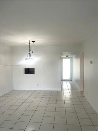 $2,300 | 19255 Northeast 2nd Avenue, Unit 2224, Miami, FL 33179