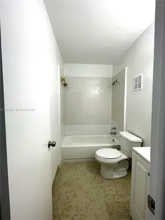 $2,300 | 19255 Northeast 2nd Avenue, Unit 2224, Miami, FL 33179