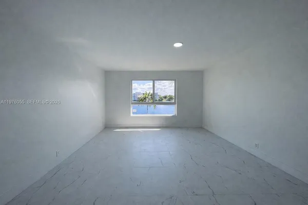 $2,300 | 19255 Northeast 2nd Avenue, Unit 2224, Miami, FL 33179