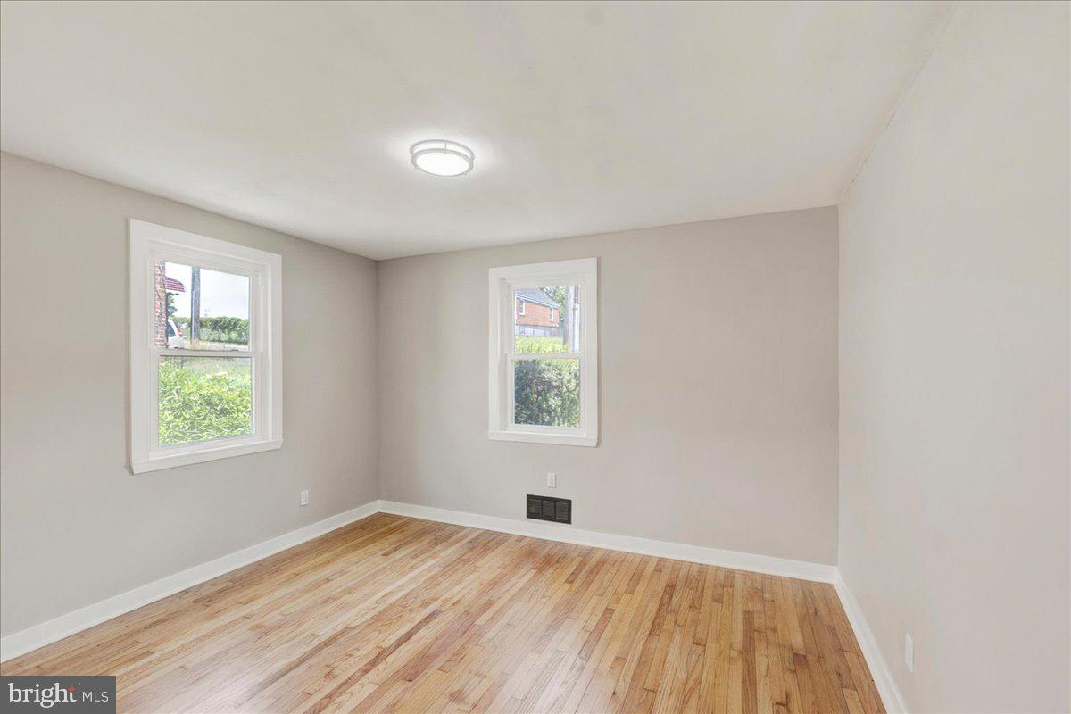 5601 Windsor Mill Road Baltimore, MD 21207 - Photo 3 of 17
