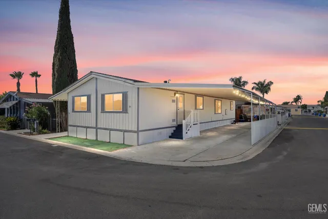 a house view with a outdoor space