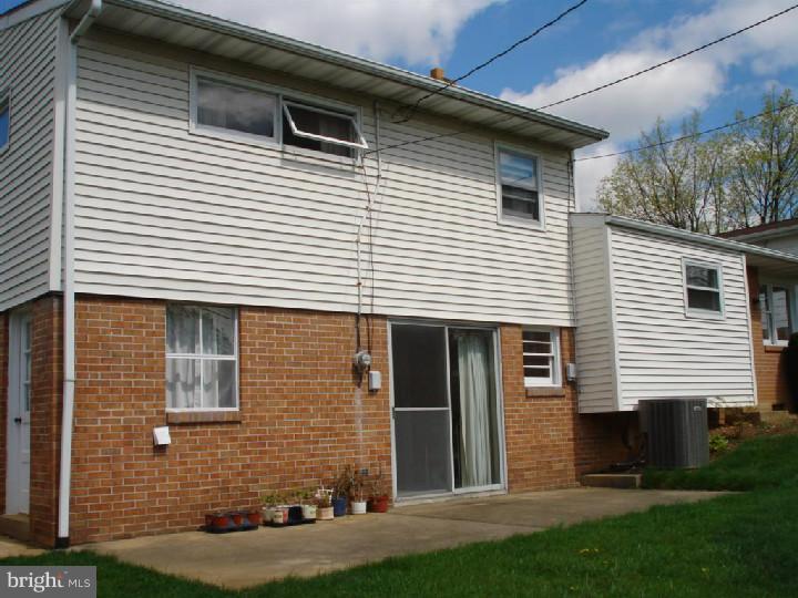 34 Oberlin Avenue Sinking Spring, PA 19608 - Photo 3 of 24