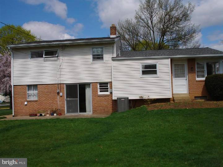 34 Oberlin Avenue Sinking Spring, PA 19608 - Photo 4 of 24