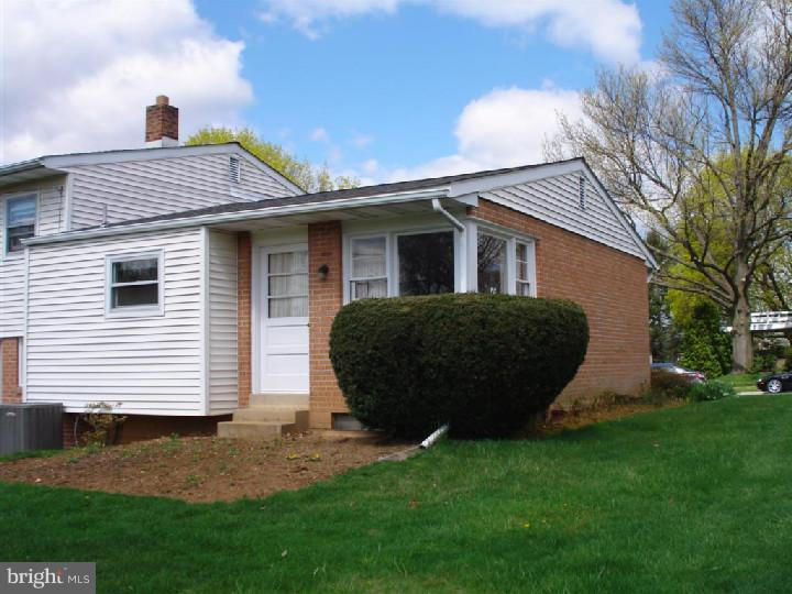 34 Oberlin Avenue Sinking Spring, PA 19608 - Photo 5 of 24