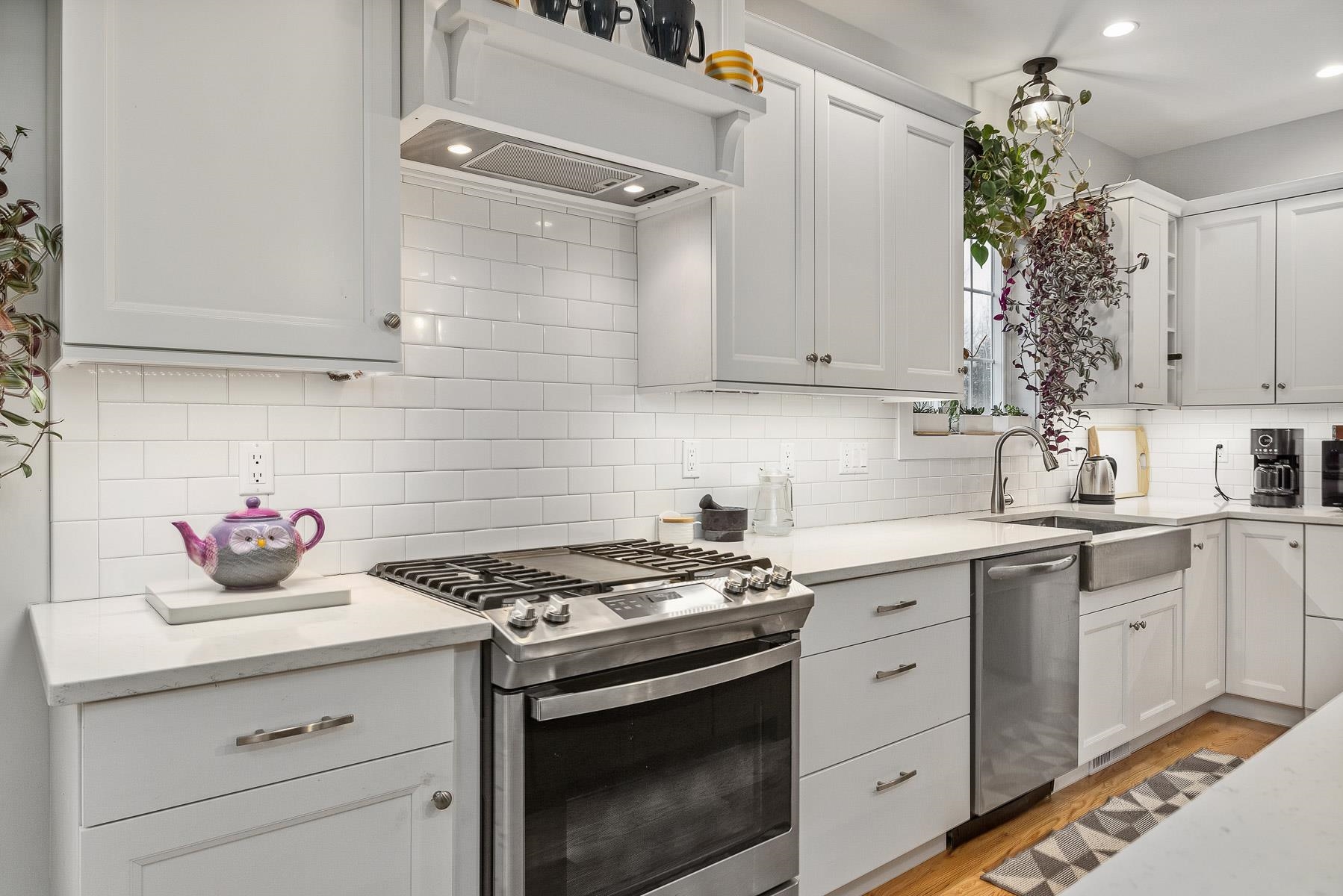 42 Rockingham Avenue Portsmouth, NH 03801 - Photo 2 of 39