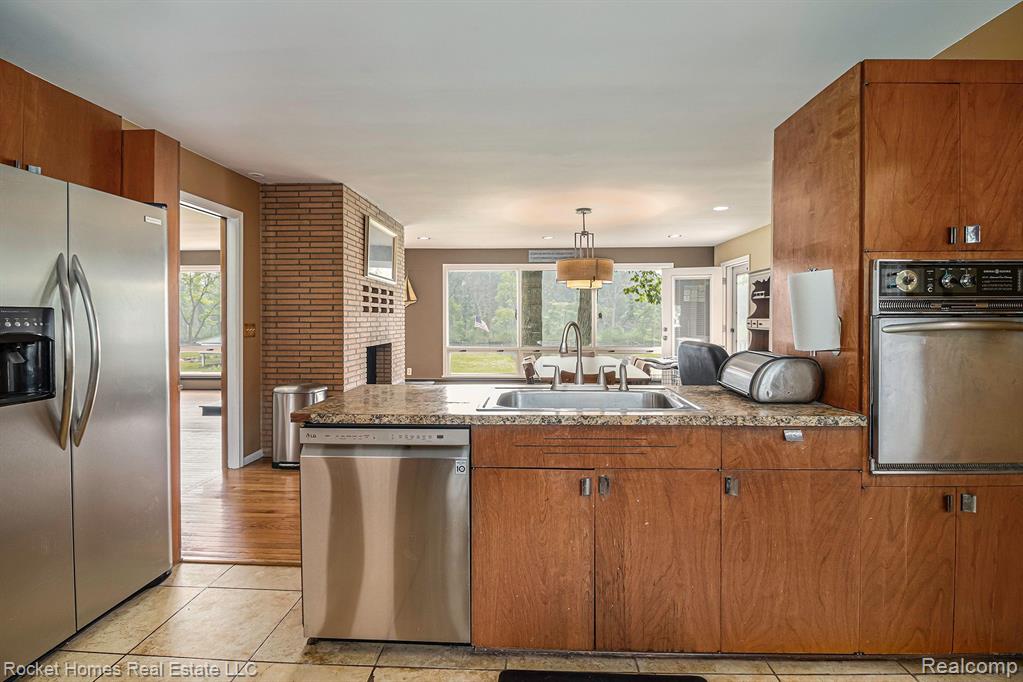 22813 Meridian Road Grosse Ile, MI 48138 - Photo 8 of 26 Gallery Image 8
