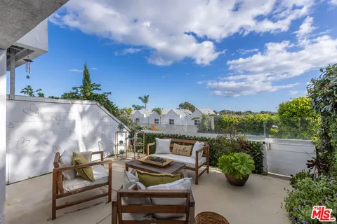 $999,000 | 28711 Pacific Coast Highway, Unit 18, Malibu, CA 90265