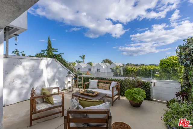 $999,000 | 28711 Pacific Coast Highway, Unit 18, Malibu, CA 90265