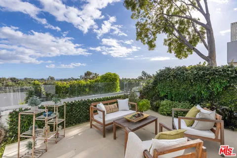 $999,000 | 28711 Pacific Coast Highway, Unit 18, Malibu, CA 90265