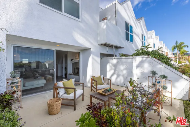 $999,000 | 28711 Pacific Coast Highway, Unit 18, Malibu, CA 90265