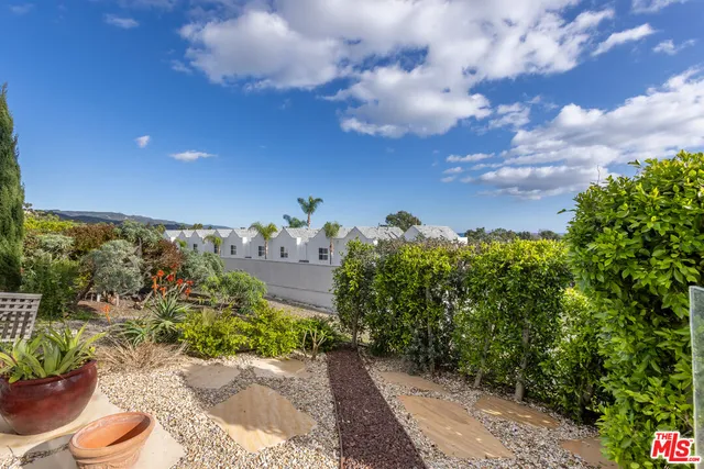 $999,000 | 28711 Pacific Coast Highway, Unit 18, Malibu, CA 90265