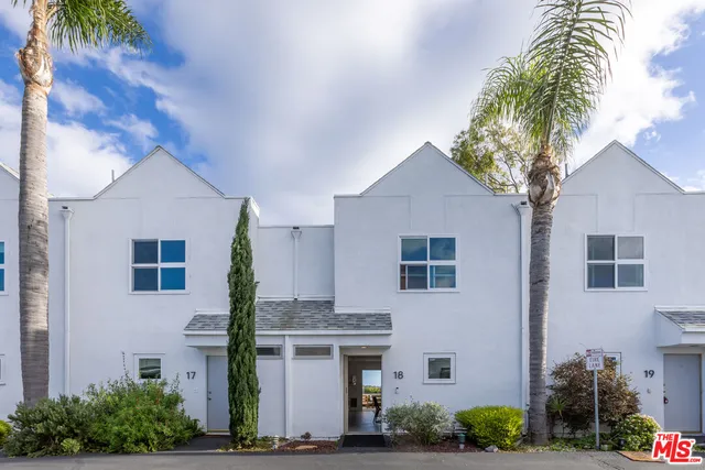 $999,000 | 28711 Pacific Coast Highway, Unit 18, Malibu, CA 90265