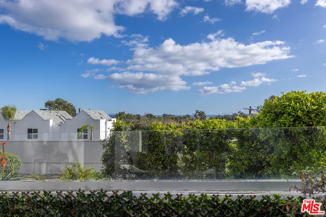 $999,000 | 28711 Pacific Coast Highway, Unit 18, Malibu, CA 90265