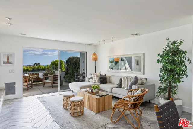 $999,000 | 28711 Pacific Coast Highway, Unit 18, Malibu, CA 90265