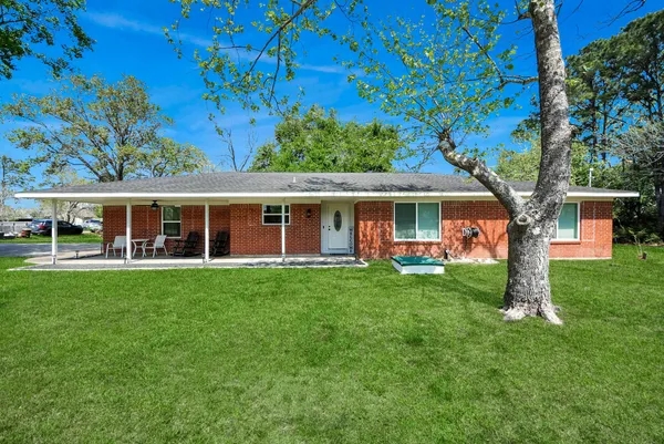 $280,000 | 1405 Avenue G, Danbury, TX 77534