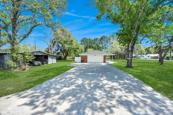 $280,000 | 1405 Avenue G, Danbury, TX 77534