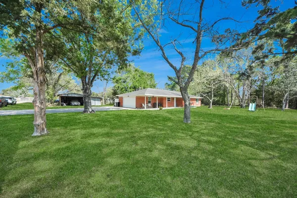 $280,000 | 1405 Avenue G, Danbury, TX 77534