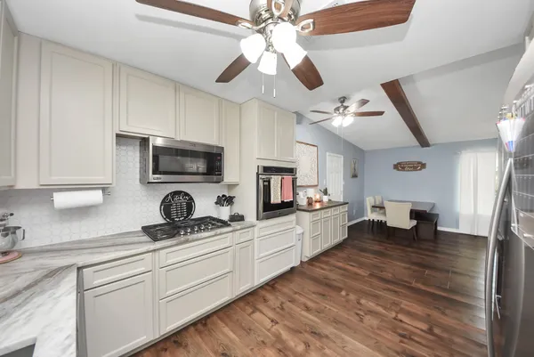 $280,000 | 1405 Avenue G, Danbury, TX 77534