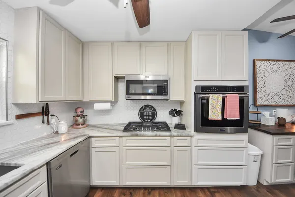 $280,000 | 1405 Avenue G, Danbury, TX 77534