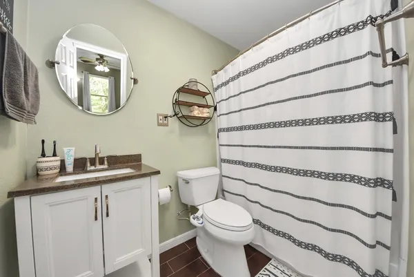 $280,000 | 1405 Avenue G, Danbury, TX 77534