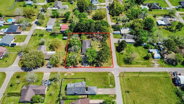 $280,000 | 1405 Avenue G, Danbury, TX 77534
