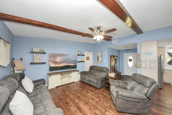 $280,000 | 1405 Avenue G, Danbury, TX 77534