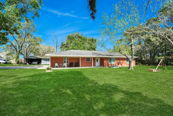 $280,000 | 1405 Avenue G, Danbury, TX 77534