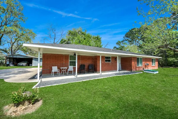 $280,000 | 1405 Avenue G, Danbury, TX 77534