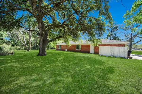$280,000 | 1405 Avenue G, Danbury, TX 77534