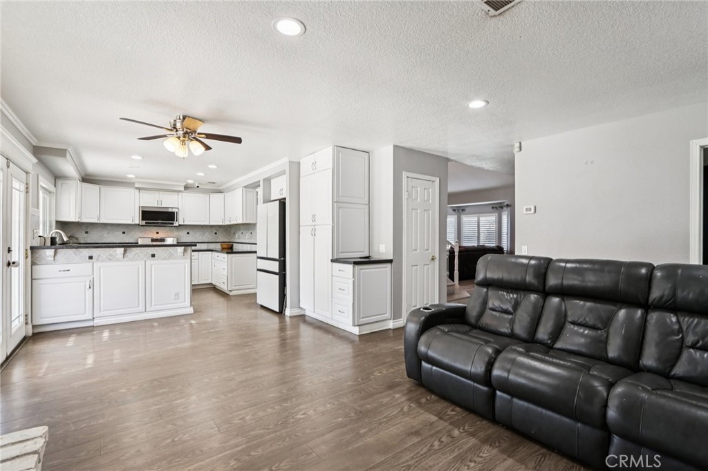 1278 Millbrook Road Corona, CA 92882 - Photo 14 of 47