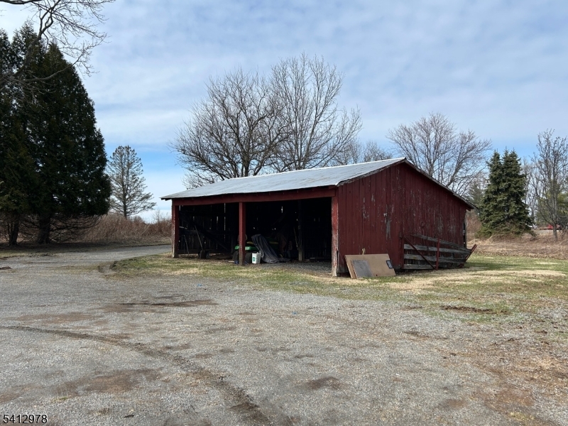 29 Old Franklin School Road Pittstown, NJ 08867 - Photo 15 of 16