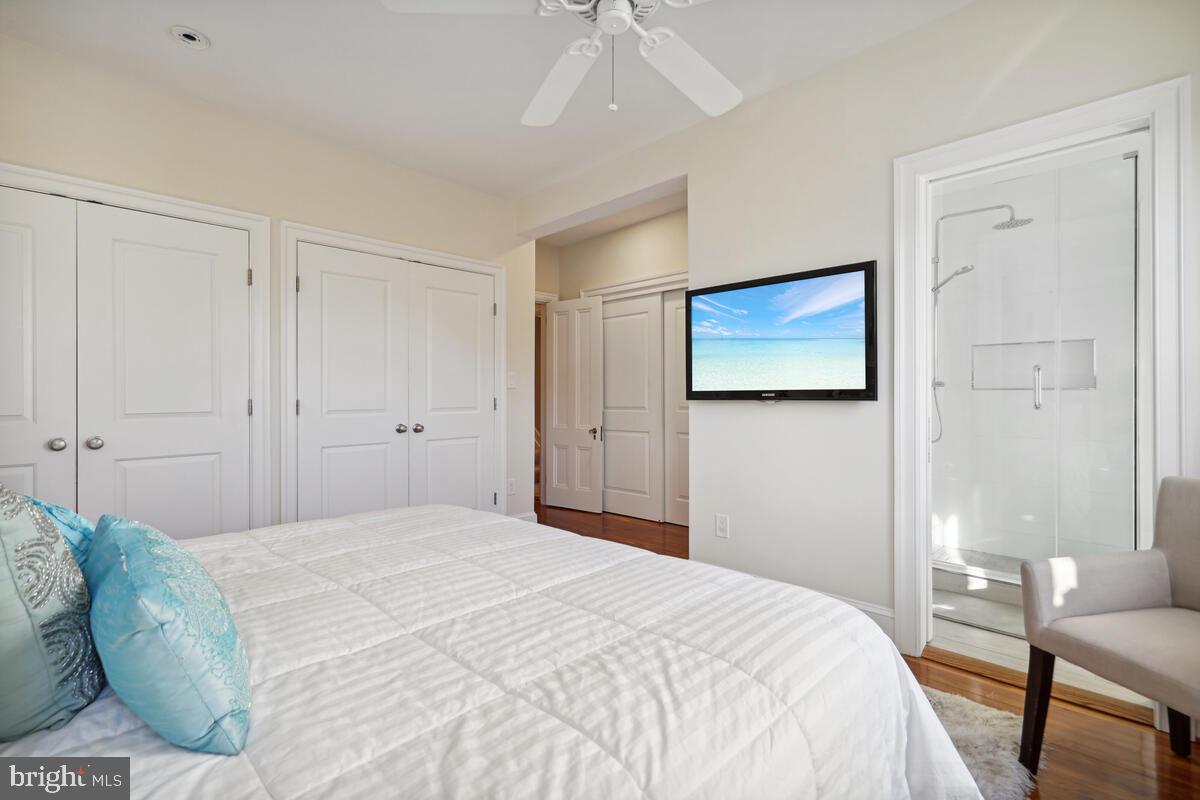 413 U Street Northwest Washington, DC 20001 - Photo 28 of 67 Main bedroom ensuite