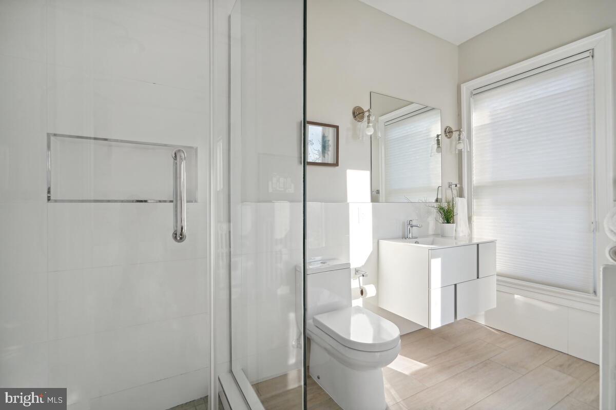 413 U Street Northwest Washington, DC 20001 - Photo 29 of 67 Main bathroom