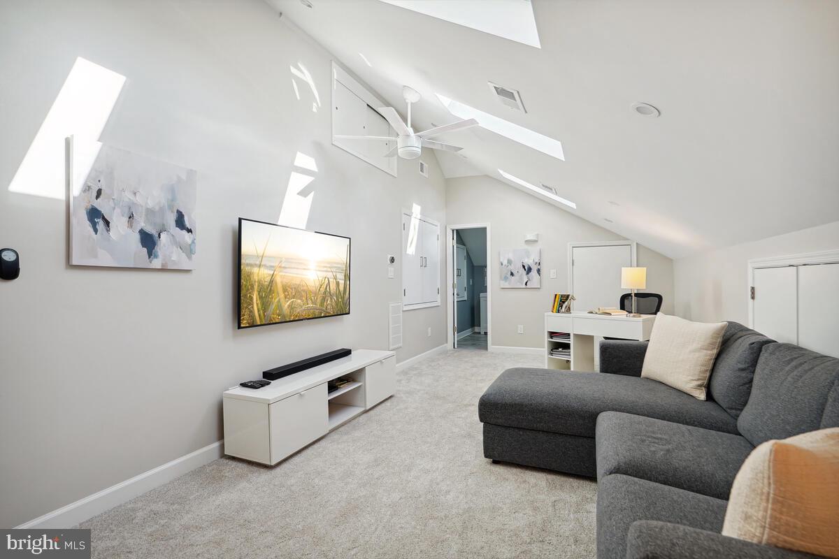 413 U Street Northwest Washington, DC 20001 - Photo 37 of 67 Bedroom 4 in upper level 2 with skylights