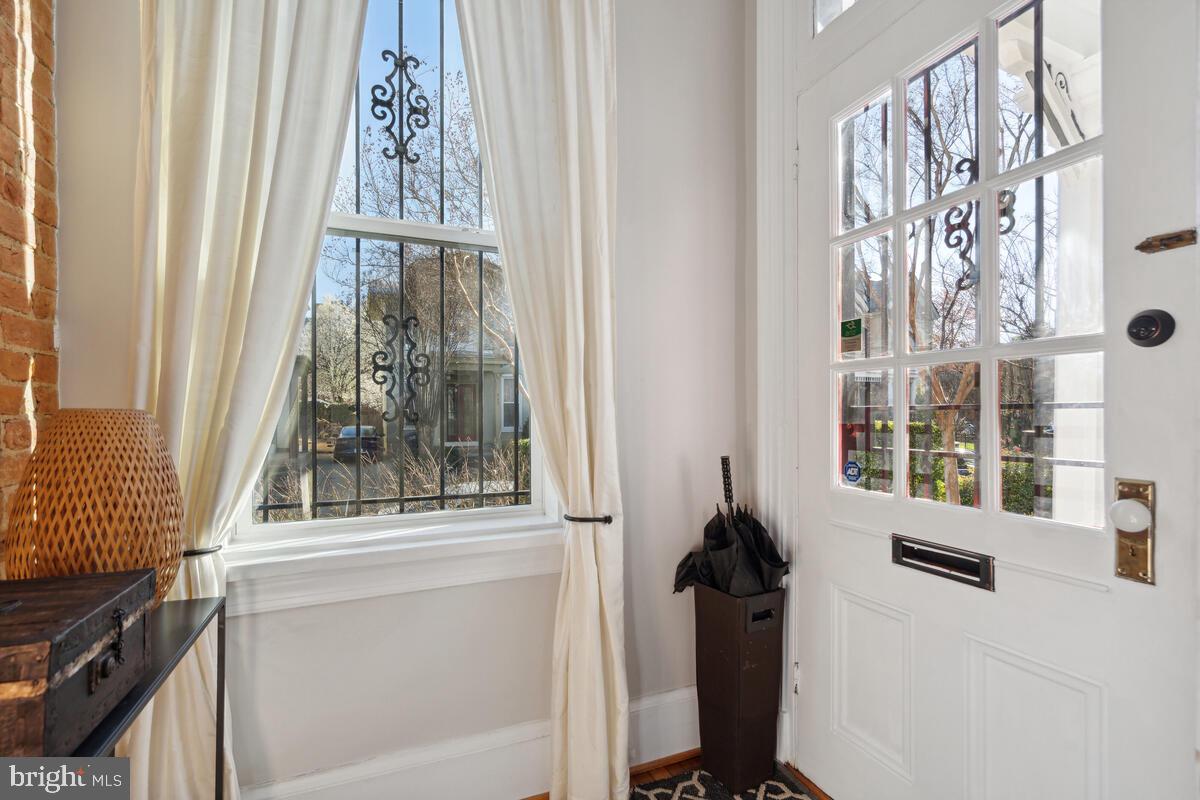 413 U Street Northwest Washington, DC 20001 - Photo 5 of 67 Enter through vestibule