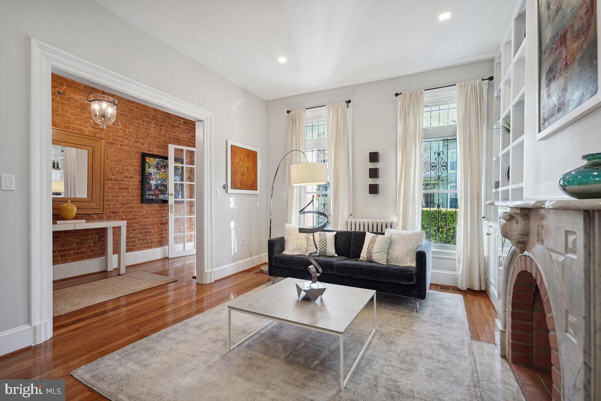 413 U Street Northwest Washington, DC 20001 - Photo 8 of 67 Foyer to living room