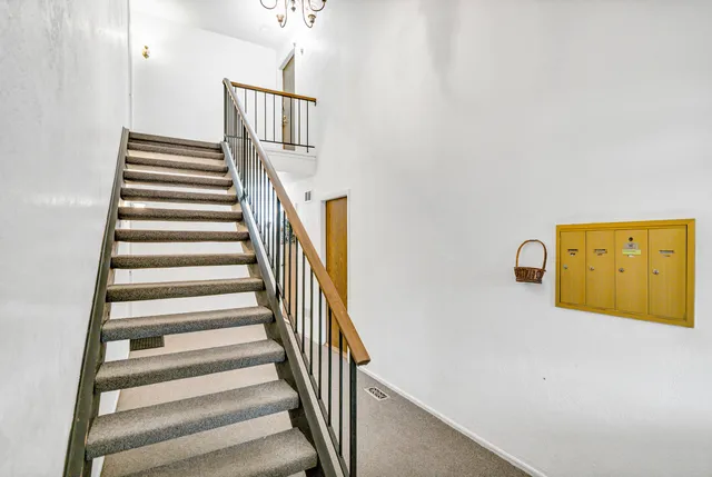 $2,300 | 263 Driftwood Lane, Unit 2D, Schaumburg, IL 60193