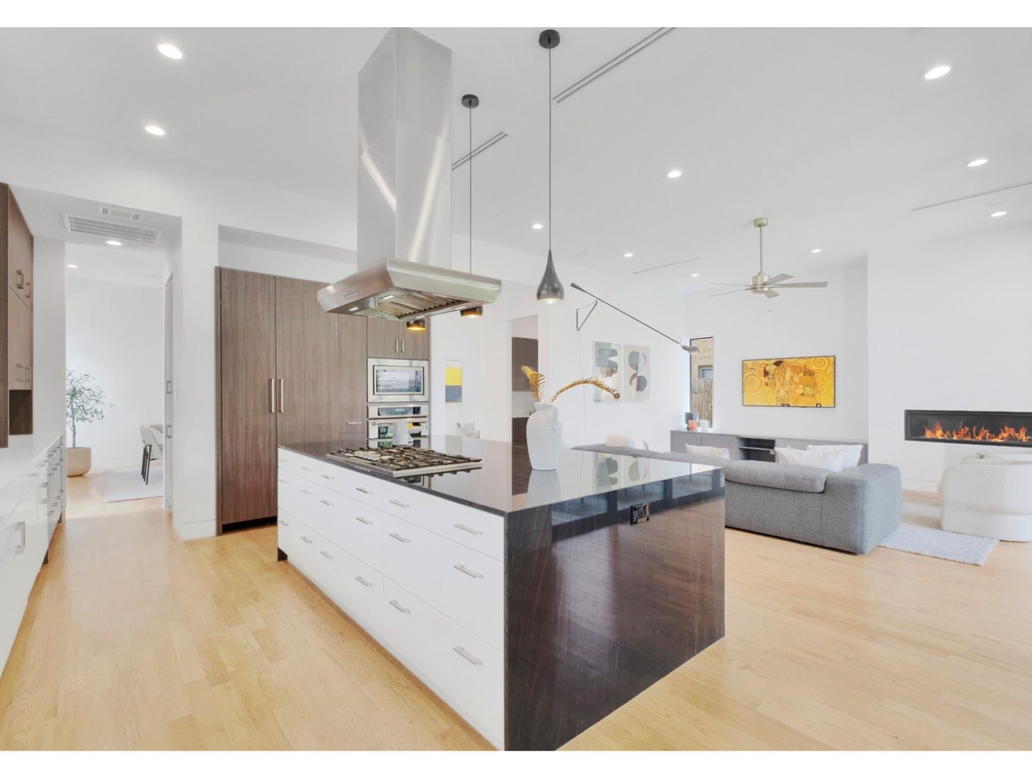 1912 Kipling Street Houston, TX 77098 - Photo 9 of 30