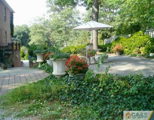 397 Dunhams Corner Road East Brunswick, NJ 08816 - Photo 3 of 8 Gallery Image 3