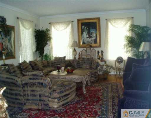 397 Dunhams Corner Road East Brunswick, NJ 08816 - Photo 4 of 8 Gallery Image 4