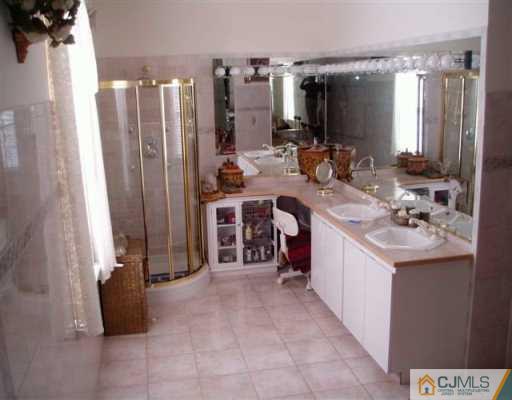 397 Dunhams Corner Road East Brunswick, NJ 08816 - Photo 7 of 8 Gallery Image 7