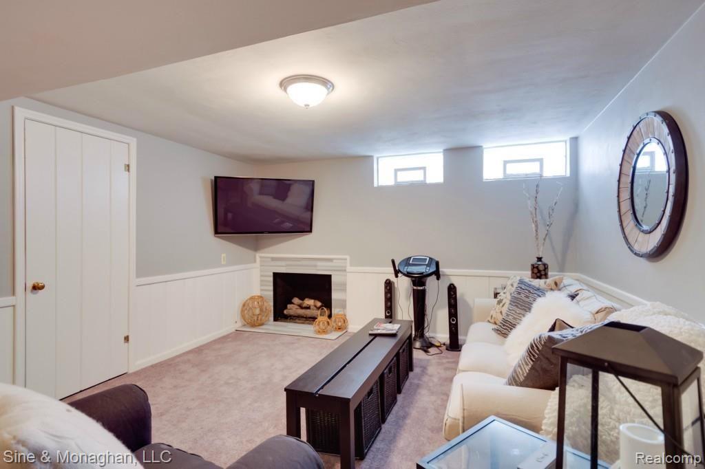 607 Middlesex Road Grosse Pointe, MI 48230 - Photo 25 of 27 20140126_607 Middlesex FINAL (17 of 28).jpg