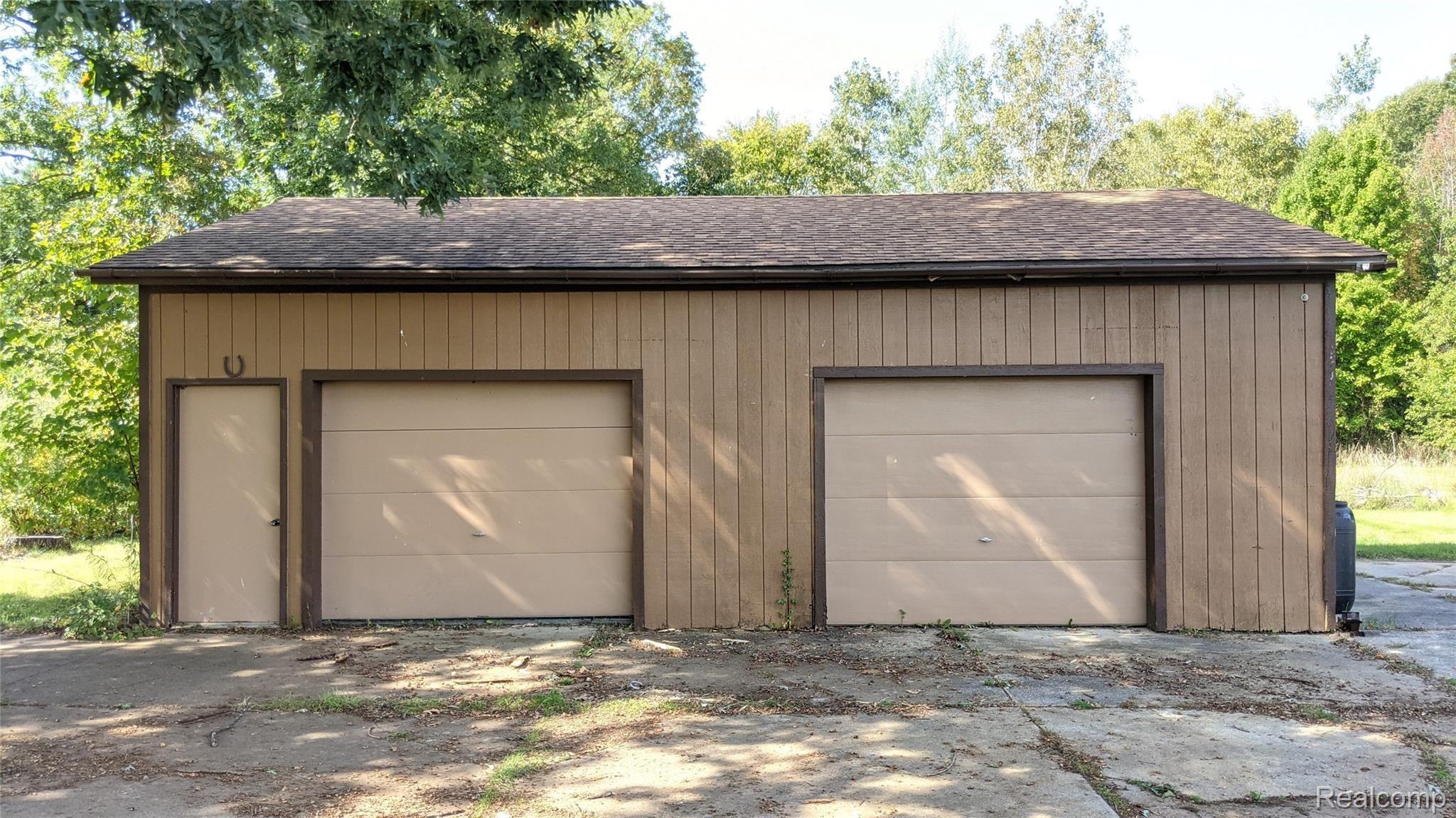 8475 East Carpenter Road Davison, MI 48423 - Photo 10 of 38 2nd Garage
