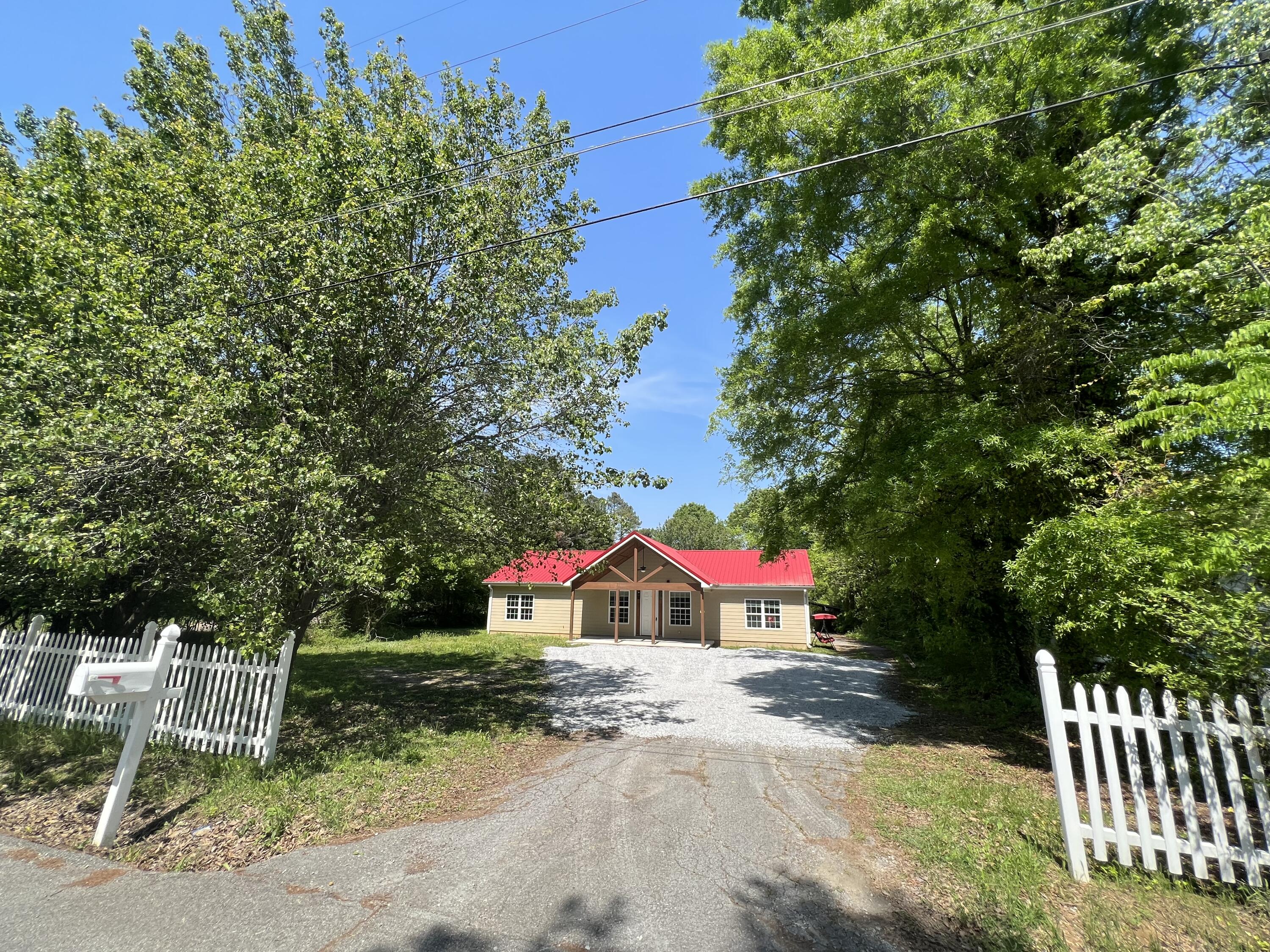 1755 Varner Road Hixson, TN 37343 - Photo 3 of 33 AFC675AF-6DA6-46B2-8BA3-CFC5E7FB050F
