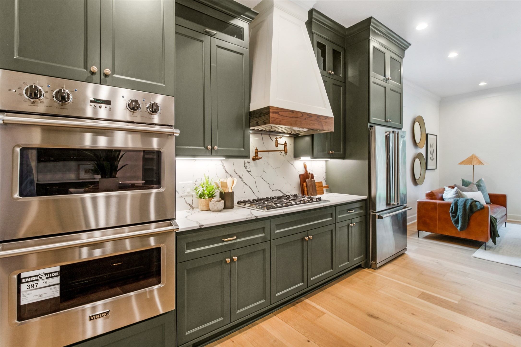 1535 Rutland Street Houston, TX 77008 - Photo 17 of 50 a kitchen with stainless steel appliances a stove and a refrigerator