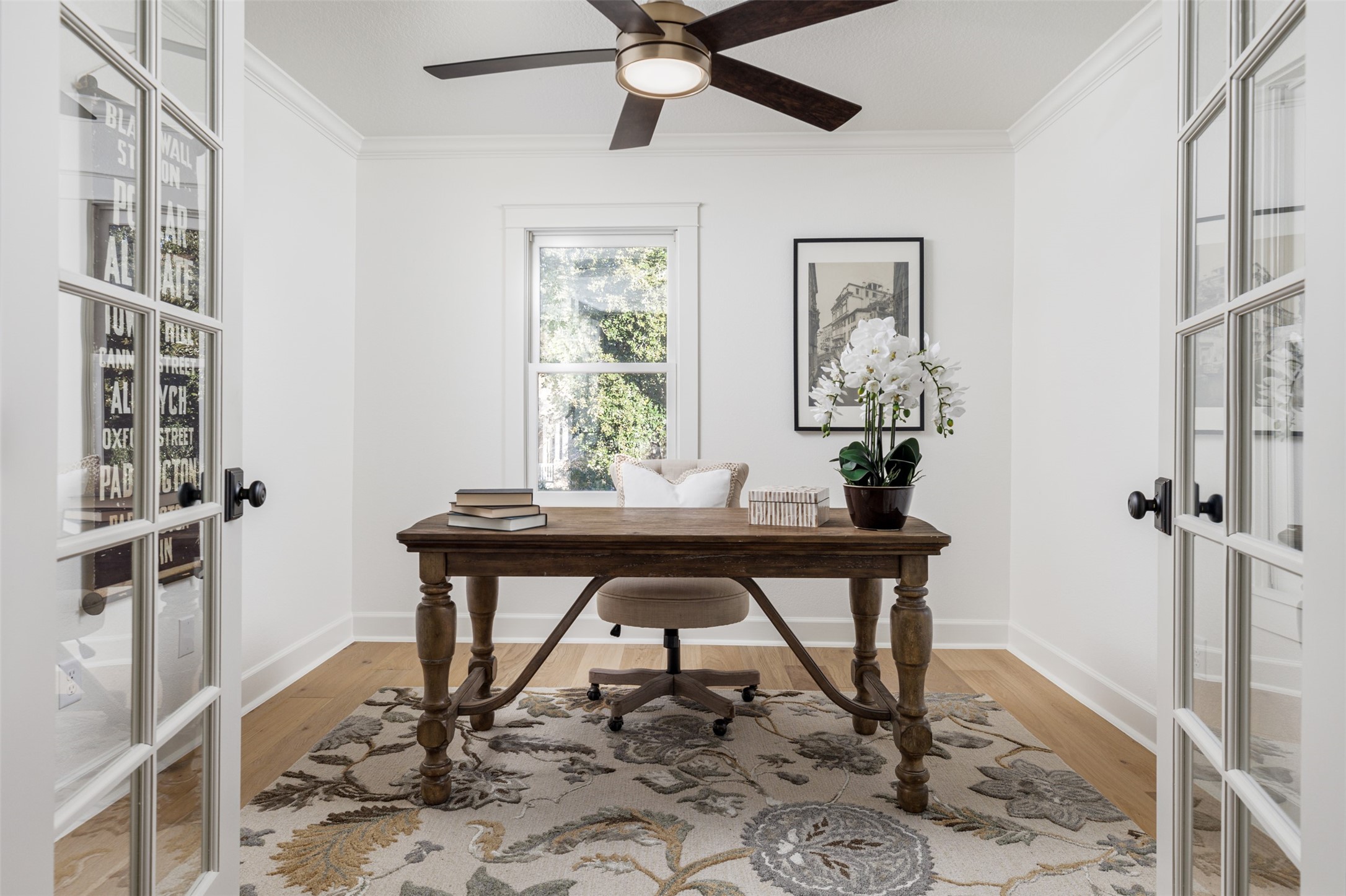 1535 Rutland Street Houston, TX 77008 - Photo 35 of 50 a view of a workspace with furniture
